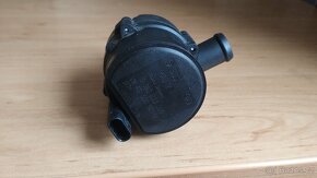 vodní čerpadlo 5Q0965567 - 2