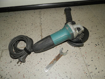 uhlová bruska Makita - 2