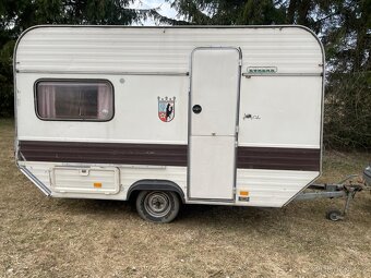 karavan Tabbert bez papírů - 2