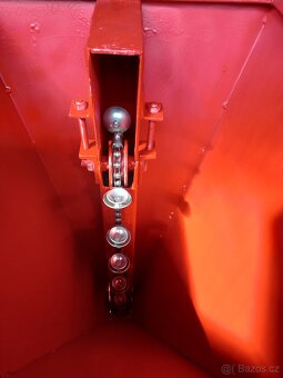 Sazeč cibule a česneku - 2