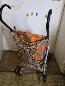 retro kočárek - 2