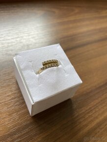Zlatý dámský prsten se zirkony - 2