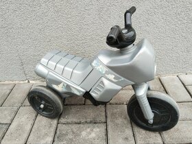 Plastová šedá motorka - 2