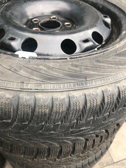 Zimní kola Škoda Fabia 3 185/60/15 čtyři kusy Nokian - 2