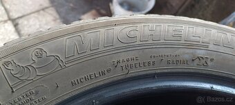 255/45R20 - 2