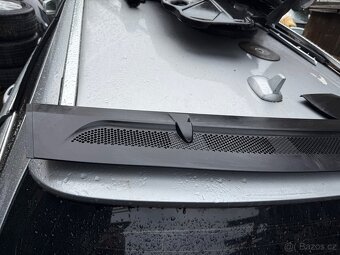 Plastová lišta na kapotu Mercedes w245 w169 a-class b-class - 2