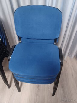 Židle stohovatelná - 2