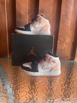 Tenisky Nike Air Jordan 1 MID - 2