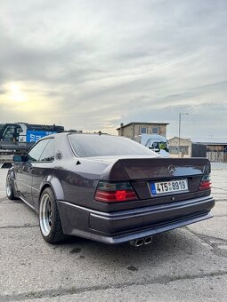 Mercedes-Benz W124 3.0 Hammer replika - 2