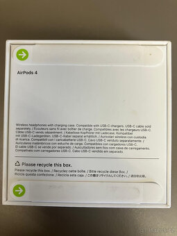 Sluchátka Apple AirPods 2024 4. generace - 2