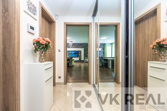 Prodej bytu 3+kk/L, sklep, garáž, OV, cca 120 m2 vč. přísluš - 2