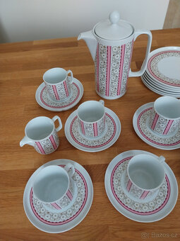 Čajová porcelánová souprava ze 70tých let, kompletní - 2