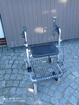 prodám zdravotní kompenzační pomůcku - chodítko - 2