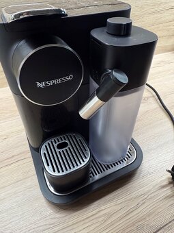 Kávovar Nespresso Gran Lattissima - 2