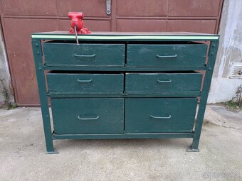 Pracovní dílenský stůl se svěrákem York - 2