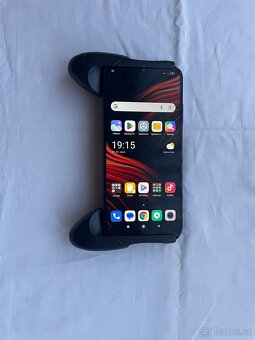 Gamepad držák pro smartphone – pohodlné hraní mobilních her - 2