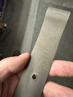 Držák baterie ČZ 125,175,250 sport, deluxe - 2