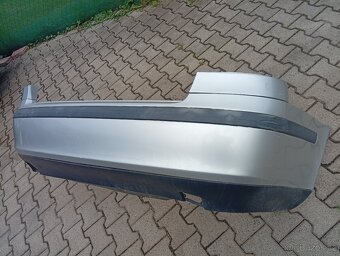 Prodám zadní nárazník na škoda Octavia 2, sedan rok 2008, p - 2