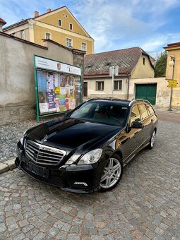 Mercedes Benz E350CDi AMG 4M Panorama Distr Harman Vzduch - 2