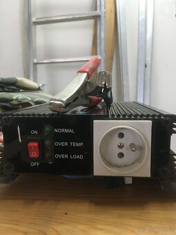 Měnič-střídač - 2