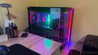 Prodám stolní herní sestavu včetně obrazovky - 2