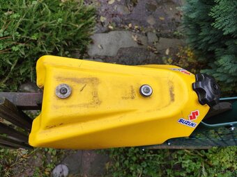 Nádrž Suzuki rm 250, 1998 - 2