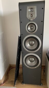 jeden JBL ES90 Black jako středový - 2