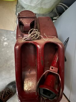 Plechový kanystr - 2