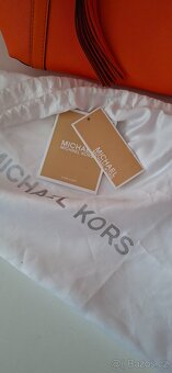Krásná kožená kabelka Michael Kors - 2
