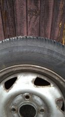 Prodám 2ks disku s pneu R13 na Ford ,4x108,zánovní pneu - 2
