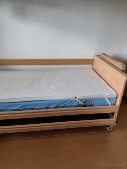 Zdravotní polohovací postel LINET - 2