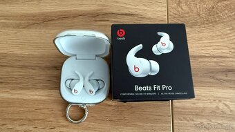 Beats Fit Pro bílé - 2