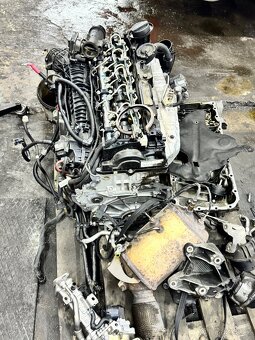 Prodám motor BMW n57 který klepal na spodku vhodný pro repas - 2