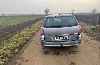Opel Astra H. Combi 16.16 V 77 kw - 2