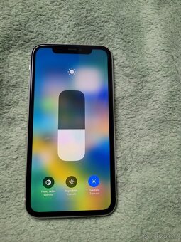 iPhone 11 128gb stav baterie 94% - 2