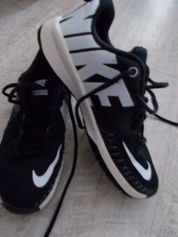 BOTASKY /TENISKY NIKE VEL 37.5 - 2