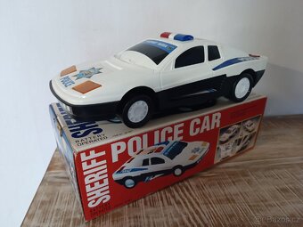 Policejní retro auto - 2