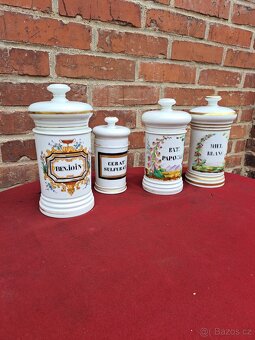 Porcelánové barokní lékárnické dózy - 2
