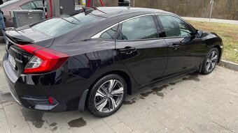 Honda Civic 1.5 VTEC turbo sedan - 2