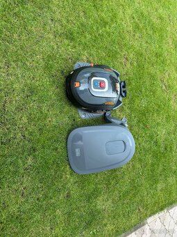 Black Decker - robotická sekačka - 2