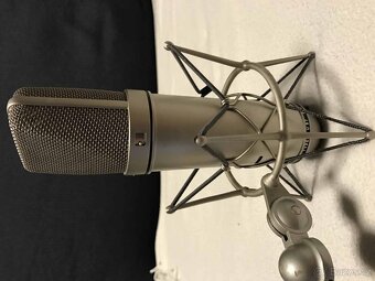 Velkomembránový mikrofon Neumann U87 - 2