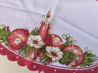 Oválný vánoční ubrus - 2