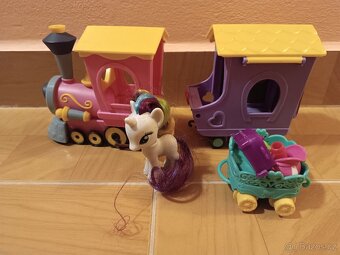 Hračky po detech - 2