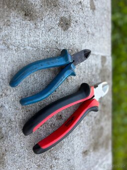 Kleště štípací – 2 ks (velké a menší) - 2