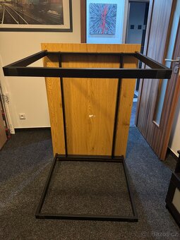 Jídelní stůl - Barva zlatý dub/černá - 2