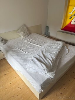 Manželská postel s nočními stolky - 2