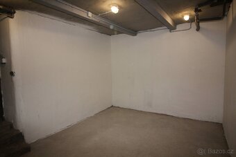 Prodám sklad/sklep na Ortenově náměstí v Praze - 2