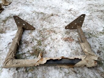 Kovové držáky - 2