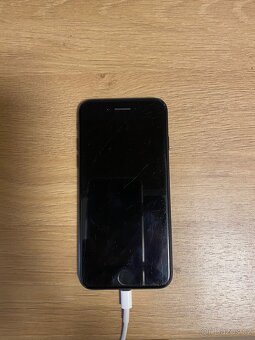 iPhone 7 Jet Black 32 GB - 2