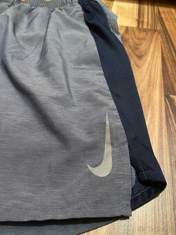 Nike Dry Fit šedé kraťasy - 2
